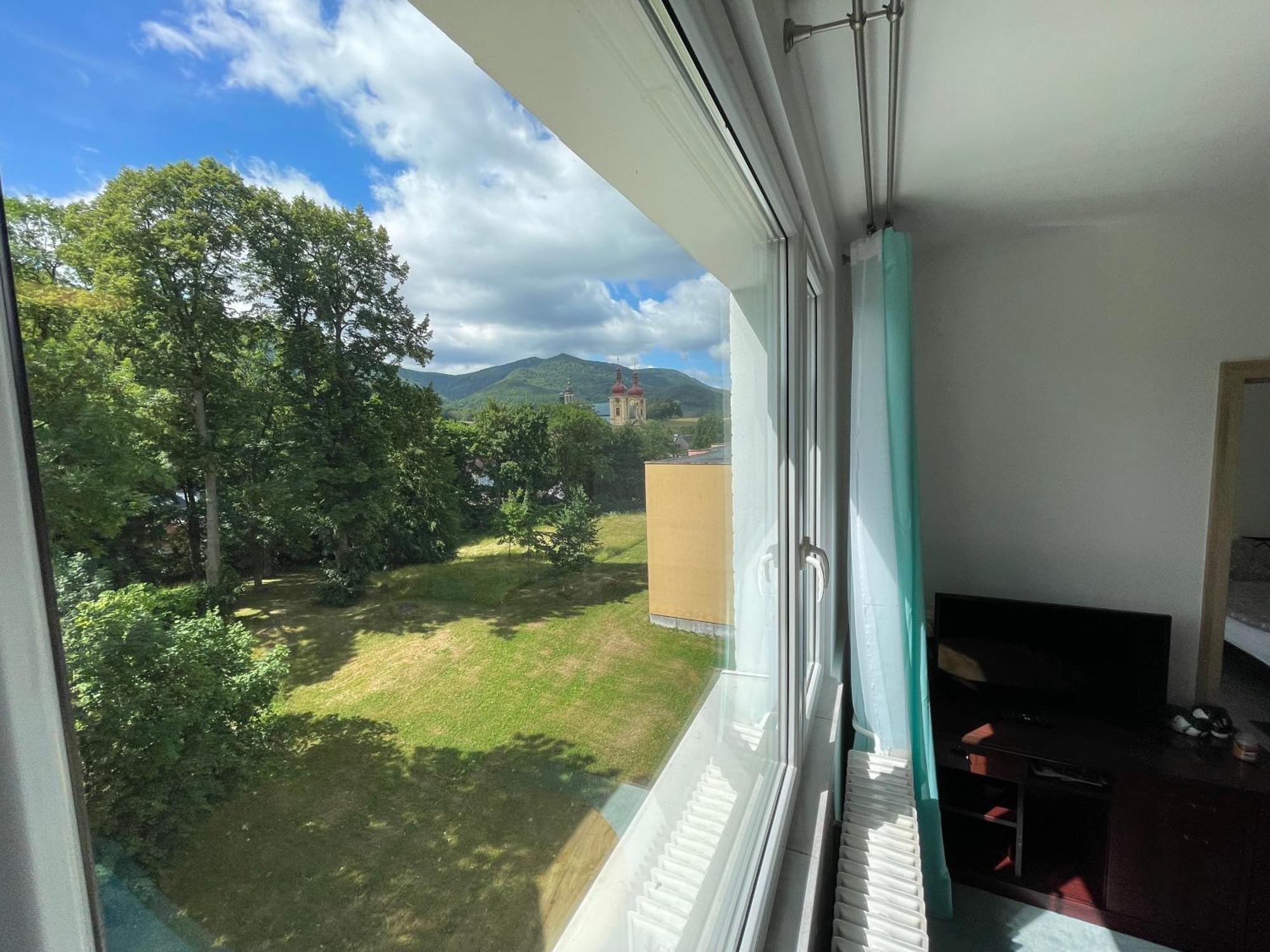 Novy Horsky Apartman V Jizerskych Horach Hejnice Exteriér fotografie